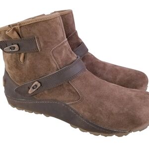 Brown Suede Ankle Boots with Straps BY MERRELL